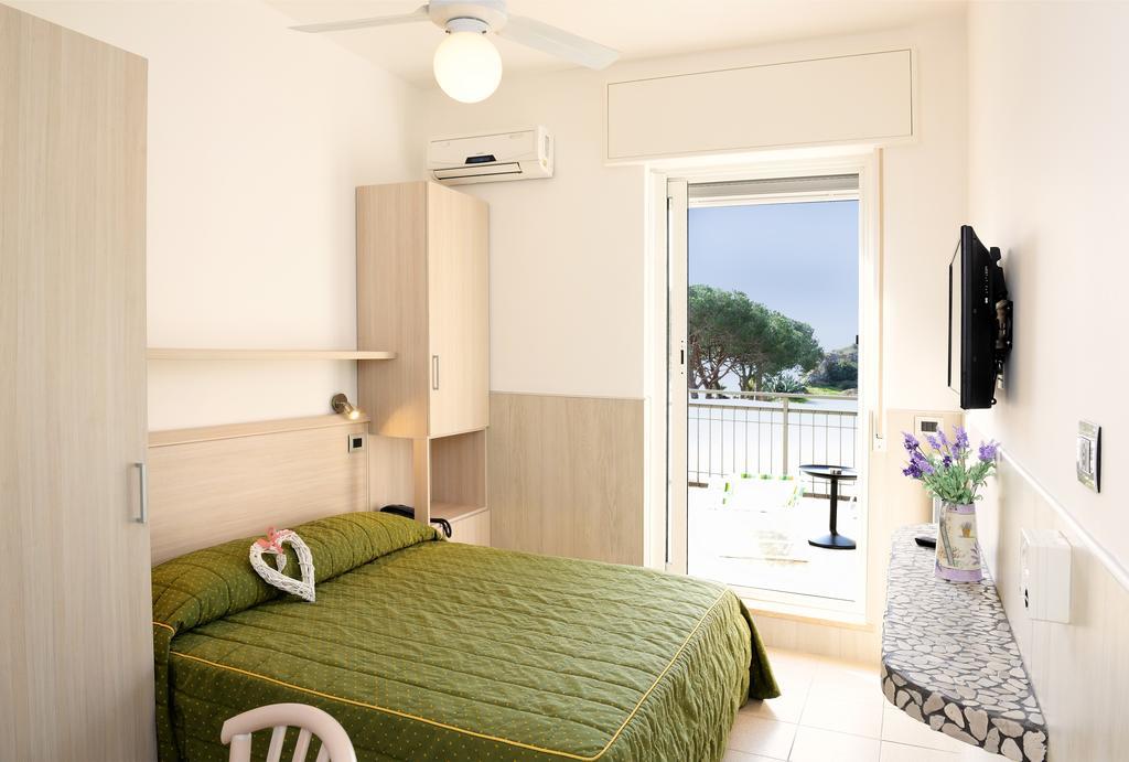 Doppelzimmer mit Terrasse und Meerblick